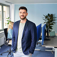 Portraitfoto von Julian Schlender