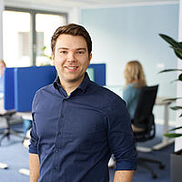 Portraitfoto von Moritz Starmer