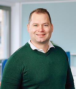 Portraitfoto von Hauke Symnick