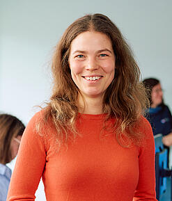 Portraitfoto von Maditha Kröger