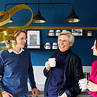 Mitarbeiterinnen des ITV.SH in der Kaffeeküche