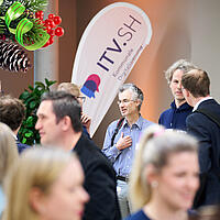 Besucher:innen des ITV.SH Forums im Gespräch